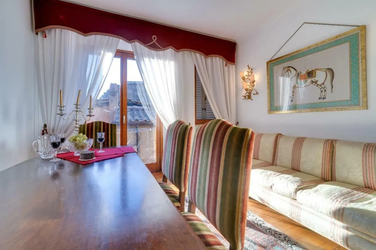 Roman Forum Luxury Apartment